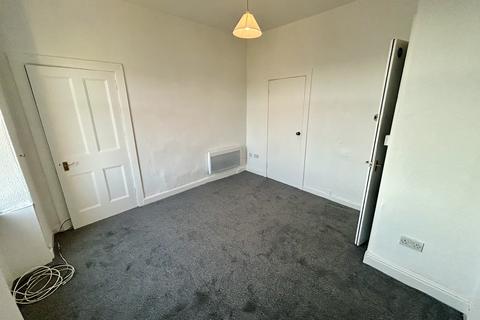 2 bedroom flat to rent, Ellen Street, Dundee,