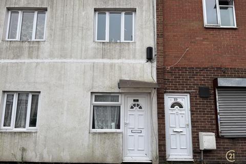 3 bedroom flat to rent, Station Road, WEST DRAYTON UB7