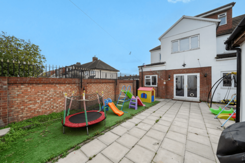 6 bedroom end of terrace house for sale, Eastern Avenue, Ilford, IG2