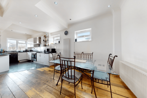 6 bedroom end of terrace house for sale, Eastern Avenue, Ilford, IG2