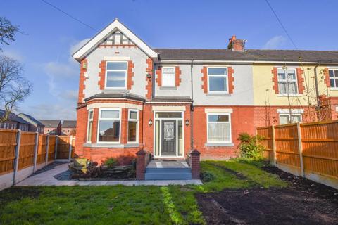 3 bedroom semi-detached house to rent, Lee Lane, Abram, Wigan, WN2 5QU