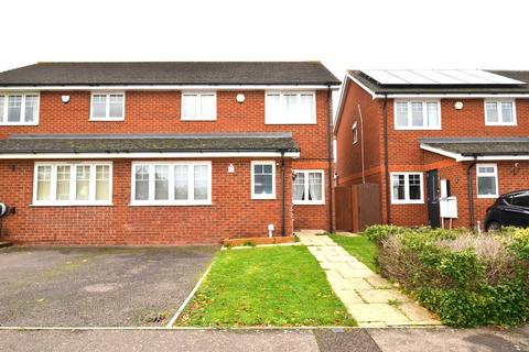 3 bedroom semi-detached house to rent, Rochester Road, Hornchurch