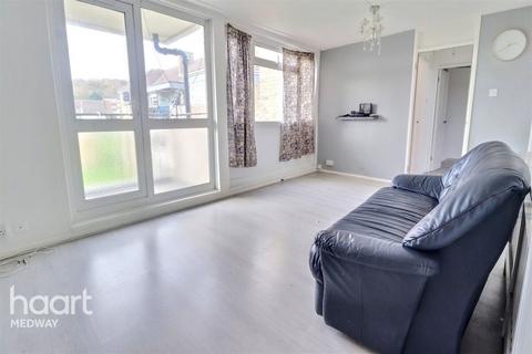 2 bedroom flat to rent, Lodge Hill Lane, ROCHESTER