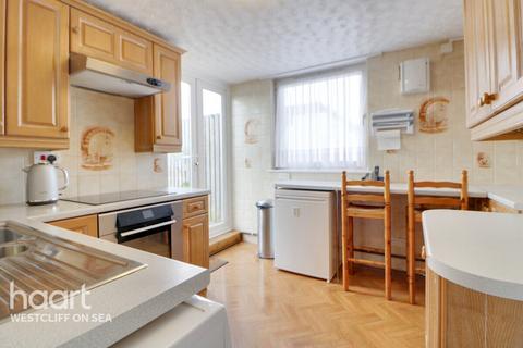 2 bedroom flat for sale, East Street, SOUTHEND-ON-SEA