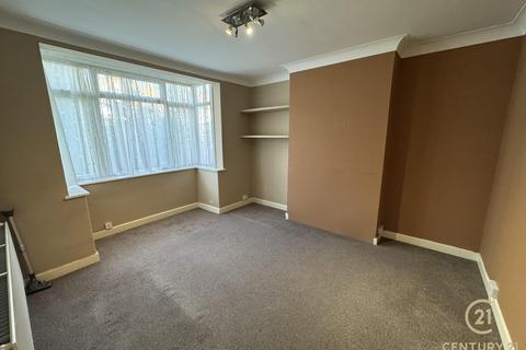 4 bedroom semi-detached house to rent, Orchard Avenue, HOUNSLOW TW5