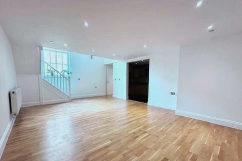 2 bedroom apartment to rent, Royal Drive, London, N11