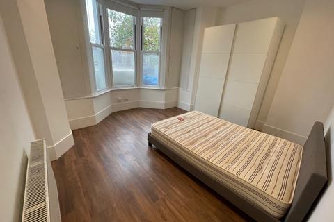 2 bedroom flat to rent, Cranhurst Road, Willesden Green NW2