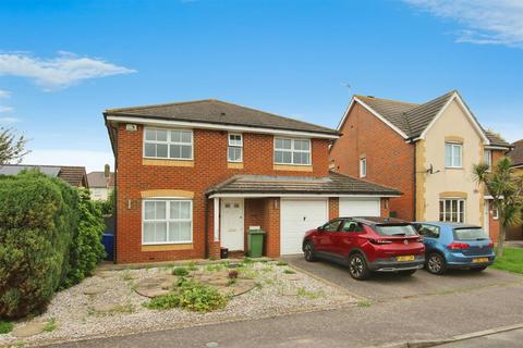 4 bedroom detached house to rent, 77 Recreation WaySittingbourneKent