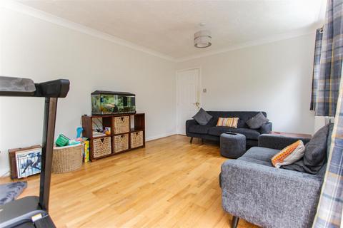 4 bedroom detached house to rent, 77 Recreation WaySittingbourneKent