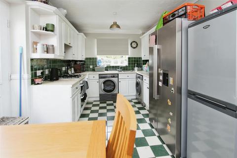 4 bedroom detached house to rent, 77 Recreation WaySittingbourneKent