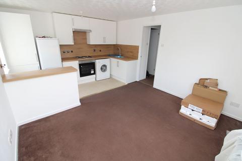 1 bedroom flat for sale, Tenterden Crescent