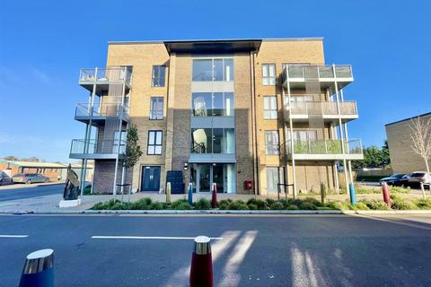 2 bedroom flat for sale, Parker Drive, Newhaven