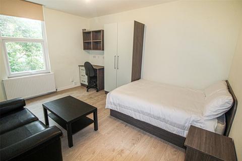 Studio to rent, Apt 5, 30 Brudenell Road #565761