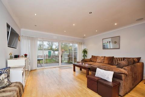 4 bedroom terraced house for sale, Ravensbourne Avenue, Beckenham BR3