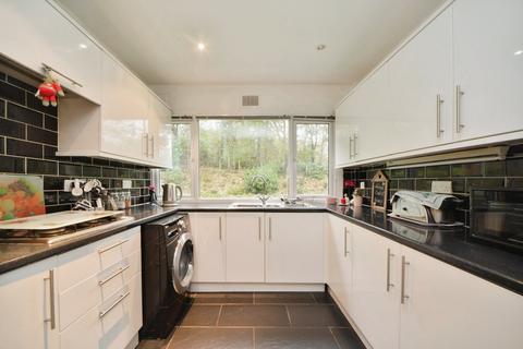 210b Ravensbourne Avenue, Beckenham, BR3 5HG