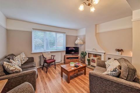 3 bedroom semi-detached house for sale, Appletree Close, Southend-on-Sea SS2