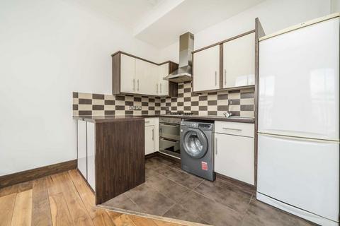 2 bedroom flat for sale, Whewell Road, London N19