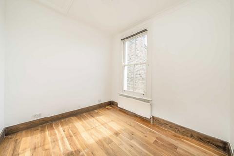 2 bedroom flat for sale, Whewell Road, London N19