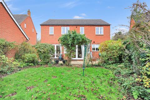 4 bedroom detached house for sale, Crane Close, Rushden NN10