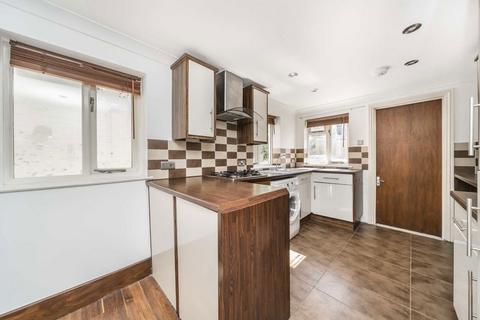 2 bedroom flat for sale, Whewell Road, London N19