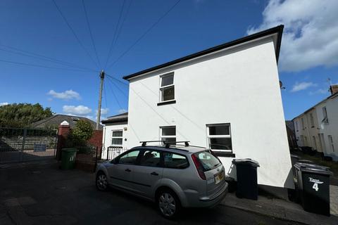 2 bedroom end of terrace house to rent, Brent Road, Paignton, TQ3 3AR