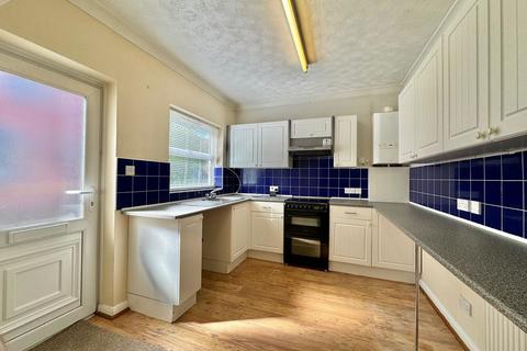 2 bedroom end of terrace house to rent, Brent Road, Paignton, TQ3 3AR