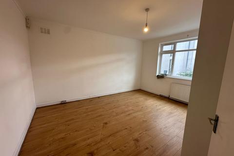 5 bedroom flat to rent, Lower Richmond Road, Richmond TW9