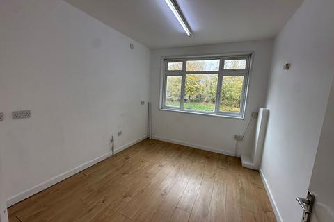 5 bedroom flat to rent, Lower Richmond Road, Richmond TW9