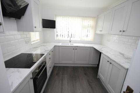 2 bedroom detached bungalow to rent, 26, Santa Monica Grove, Bradford