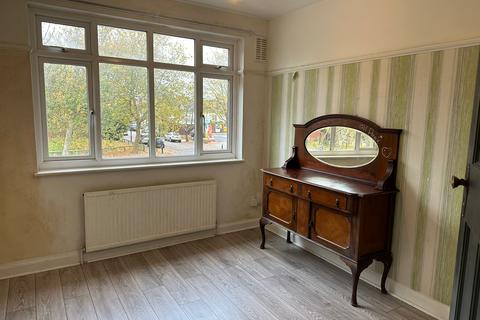 3 bedroom flat to rent, Lower Richmond Road, Richmond TW9