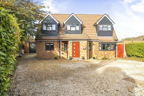 4 bedroom detached house for sale, Garrett Close, Bedfordshire LU6