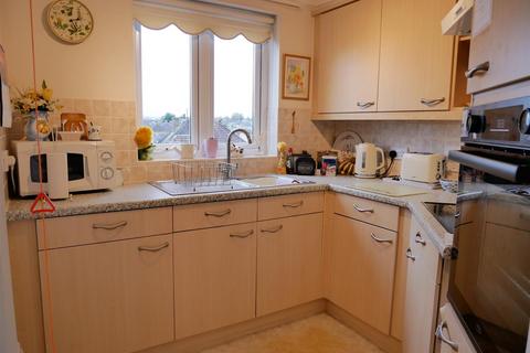 1 bedroom flat for sale, Penn Court, Oxford Road, Calne