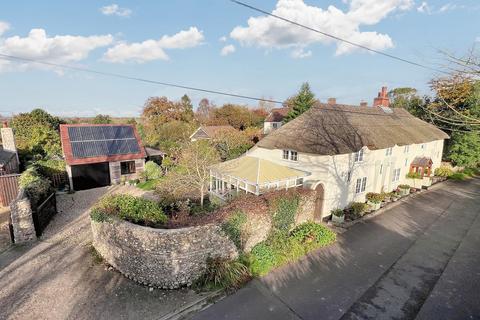 4 bedroom detached house for sale, East Burton