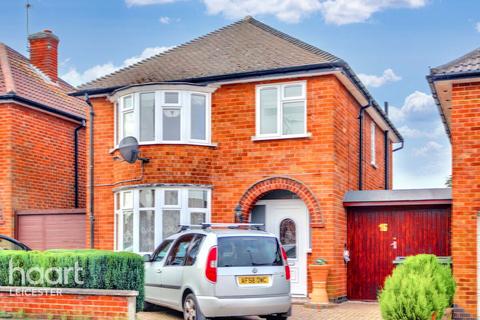 4 bedroom detached house for sale, Chislehurst Avenue, Leicester