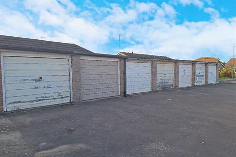 Property to rent, Garage At Compton Drive, Bognor Regis, PO22