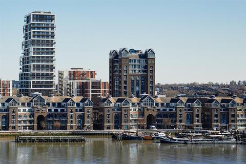 1 bedroom apartment for sale, Plantation Wharf, Battersea, SW11