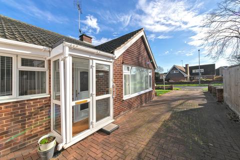 3 bedroom detached bungalow to rent, Whalley Drive, Bletchley, MK3