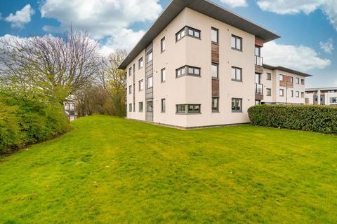 3 bedroom flat to rent, Burnbrae Place, Corstorphine, Edinburgh