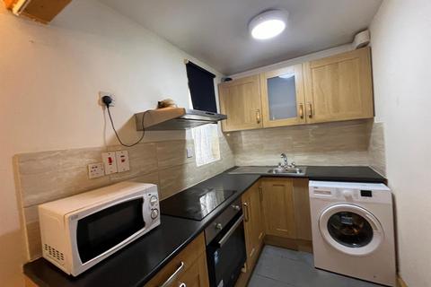 Studio to rent, Harp Island Close, London