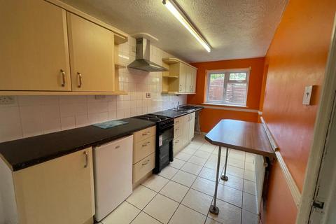 2 bedroom terraced house to rent, The Leys, Evesham