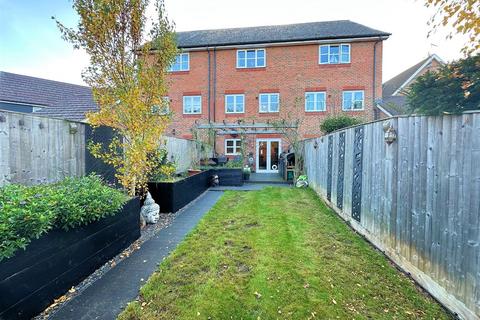 4 bedroom townhouse for sale, Fuggle Drive, Aylesbury HP21