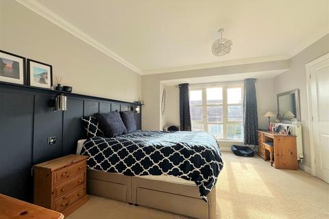 4 bedroom townhouse for sale, Fuggle Drive, Aylesbury HP21