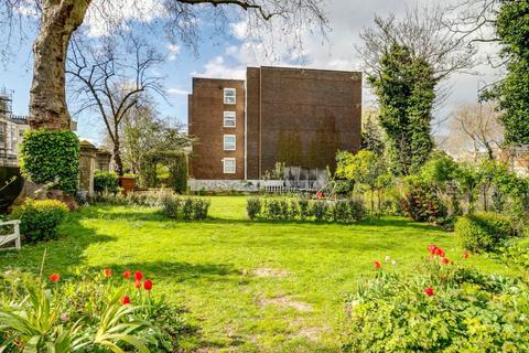 3 bedroom flat for sale, Gloucester Avenue, London NW1