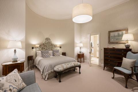 3, 2 - 3 Lyall Street, London, SW1X 8DW