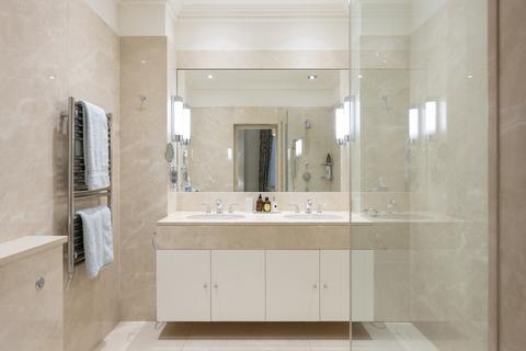3, 2 - 3 Lyall Street, London, SW1X 8DW