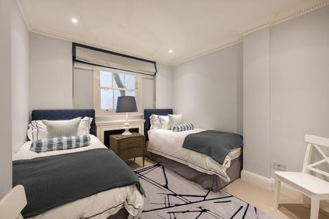 3, 2 - 3 Lyall Street, London, SW1X 8DW