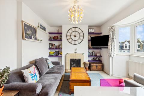 4 bedroom flat to rent, Brighton Road, London