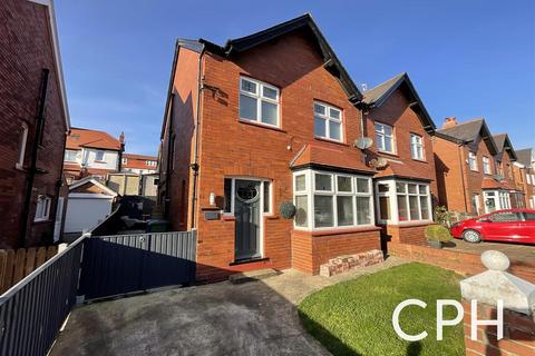 3 bedroom house for sale, Peasholm Gardens, Scarborough