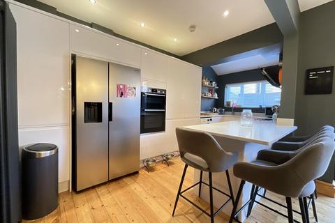 3 bedroom semi-detached house for sale, Peasholm Gardens, Scarborough, YO12