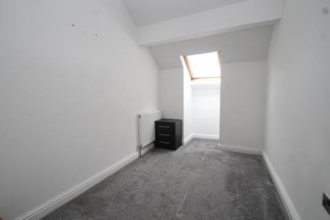 2 bedroom flat to rent, Sholebroke Avenue, Leeds, West Yorkshire, LS7